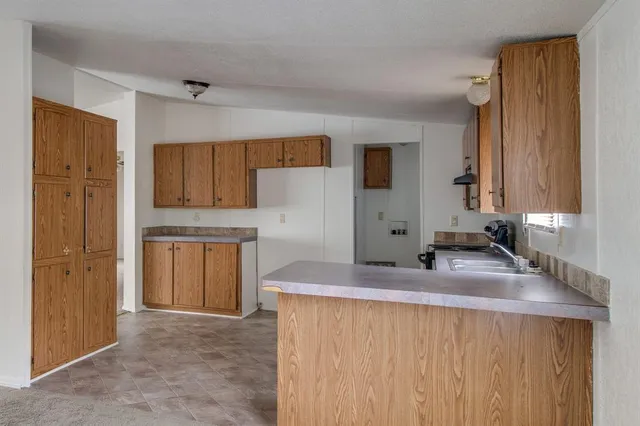 $1,500 | 6527 Blue Water Court, Granbury, TX 76049