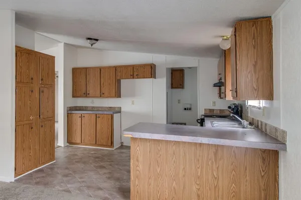 $1,440 | 6527 Blue Water Court, Granbury, TX 76049
