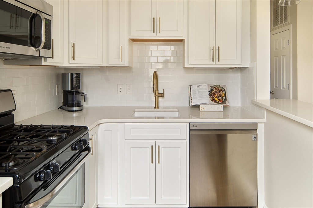 87 Bartlett Street, Unit 2 Boston, MA 02129 - Photo 9 of 15