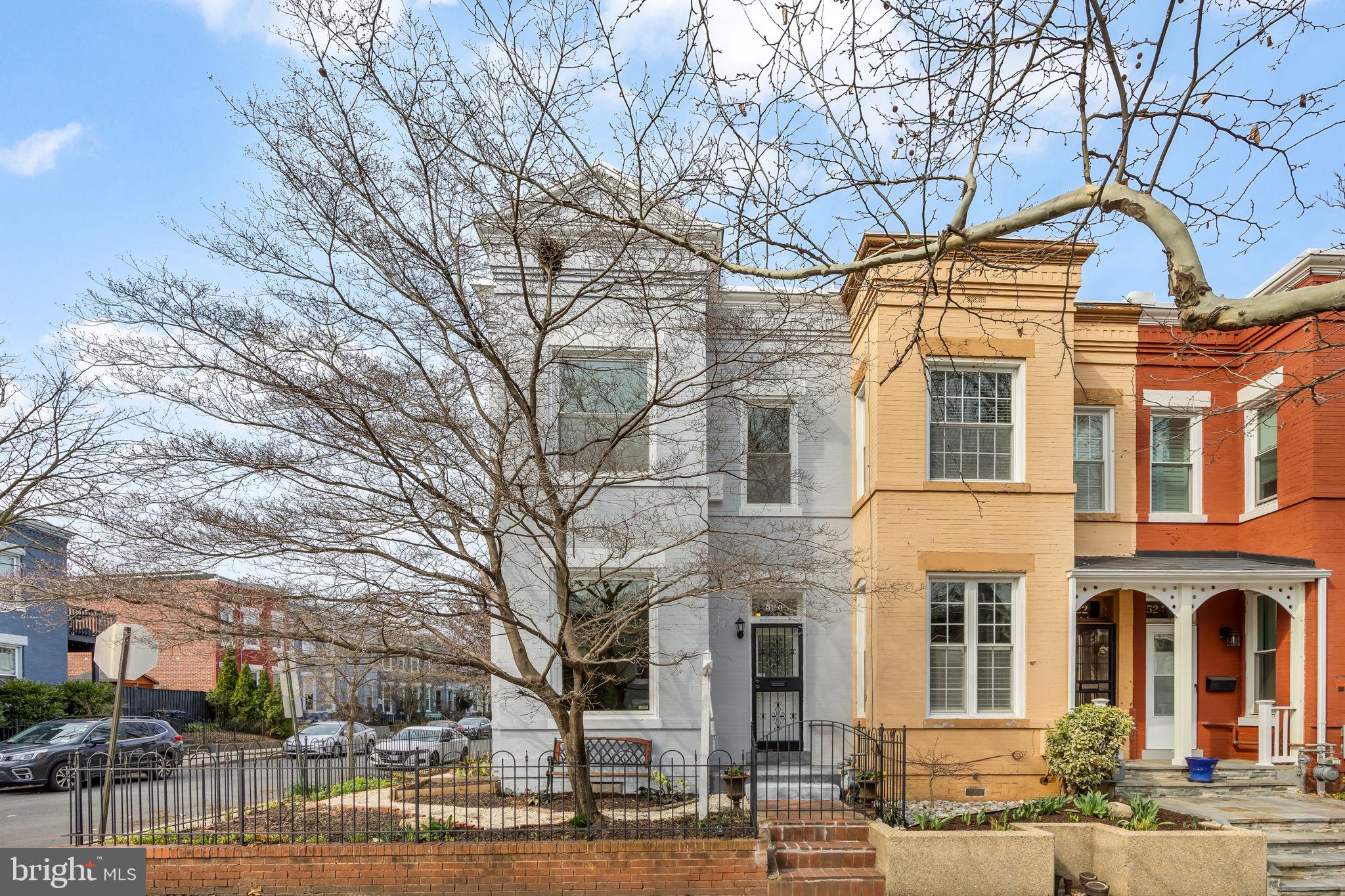 Capitol Hill - Updated 3BR/2BA DC corner rowhouse