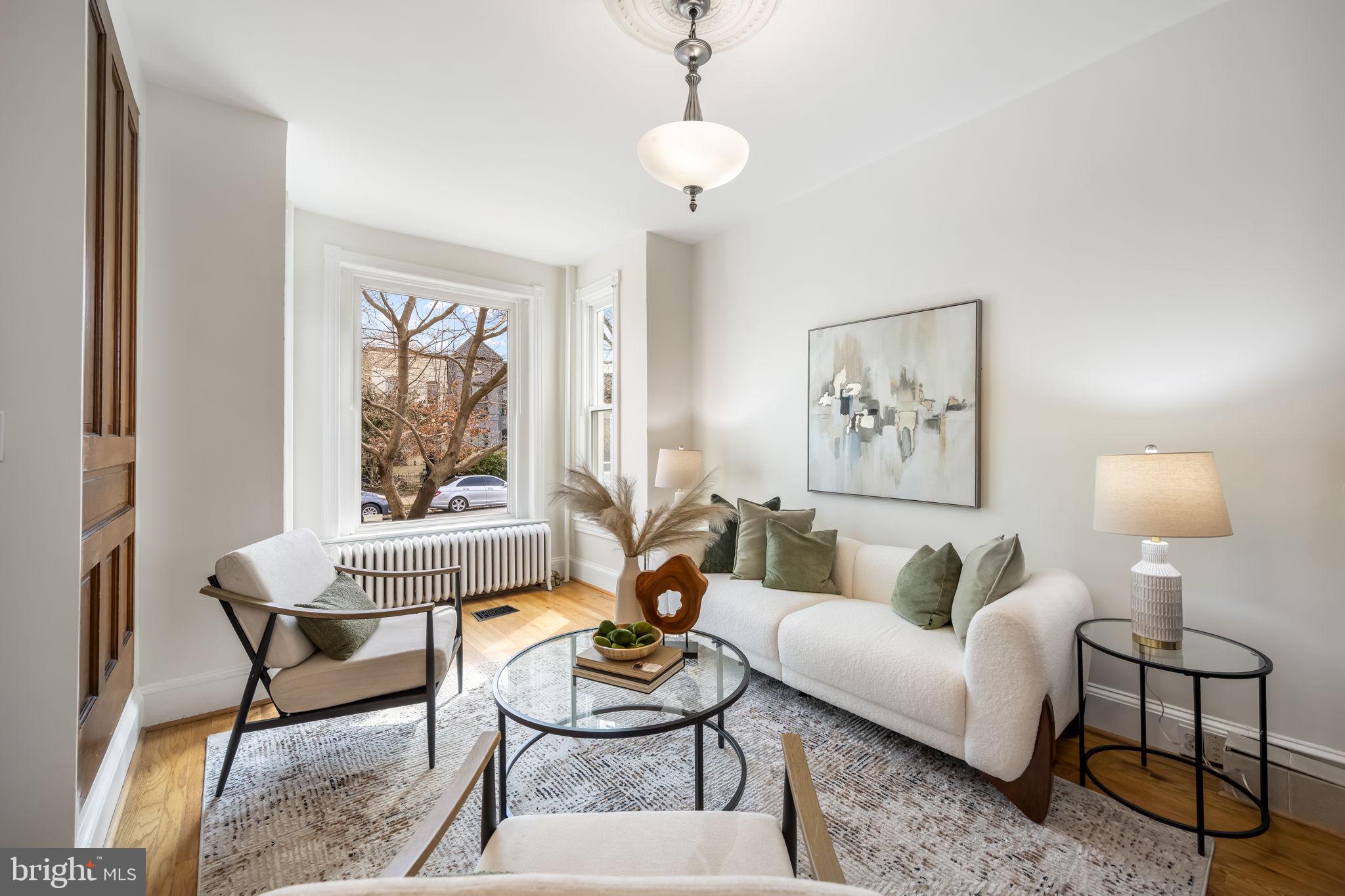 520 14th Street Northeast Washington, DC 20002 - Photo 2 of 44 Open main level w high ceilings & gas fireplace