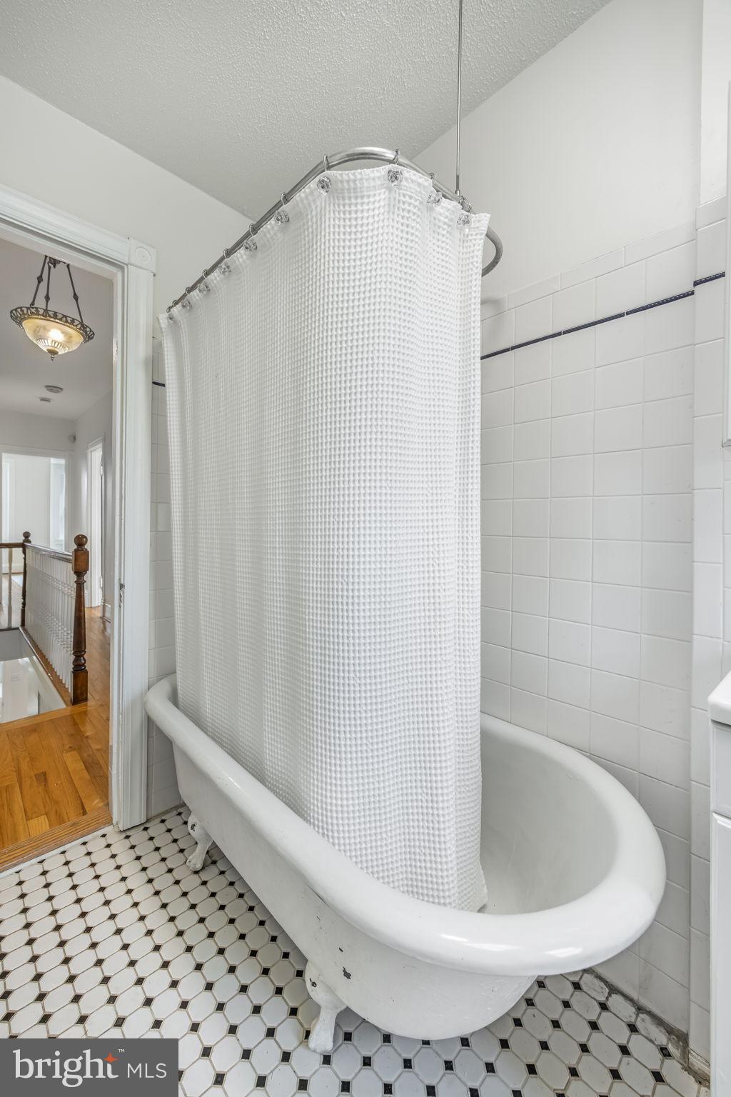 520 14th Street Northeast Washington, DC 20002 - Photo 30 of 44 Upper level hall bath with skylight