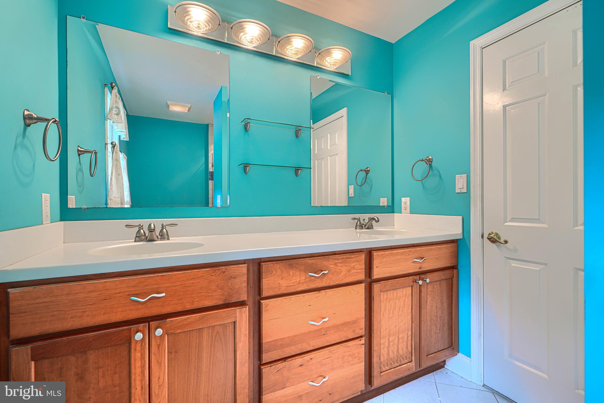 13908 Foxland Road Phoenix, MD 21131 - Photo 46 of 62 Second floor hall bath
