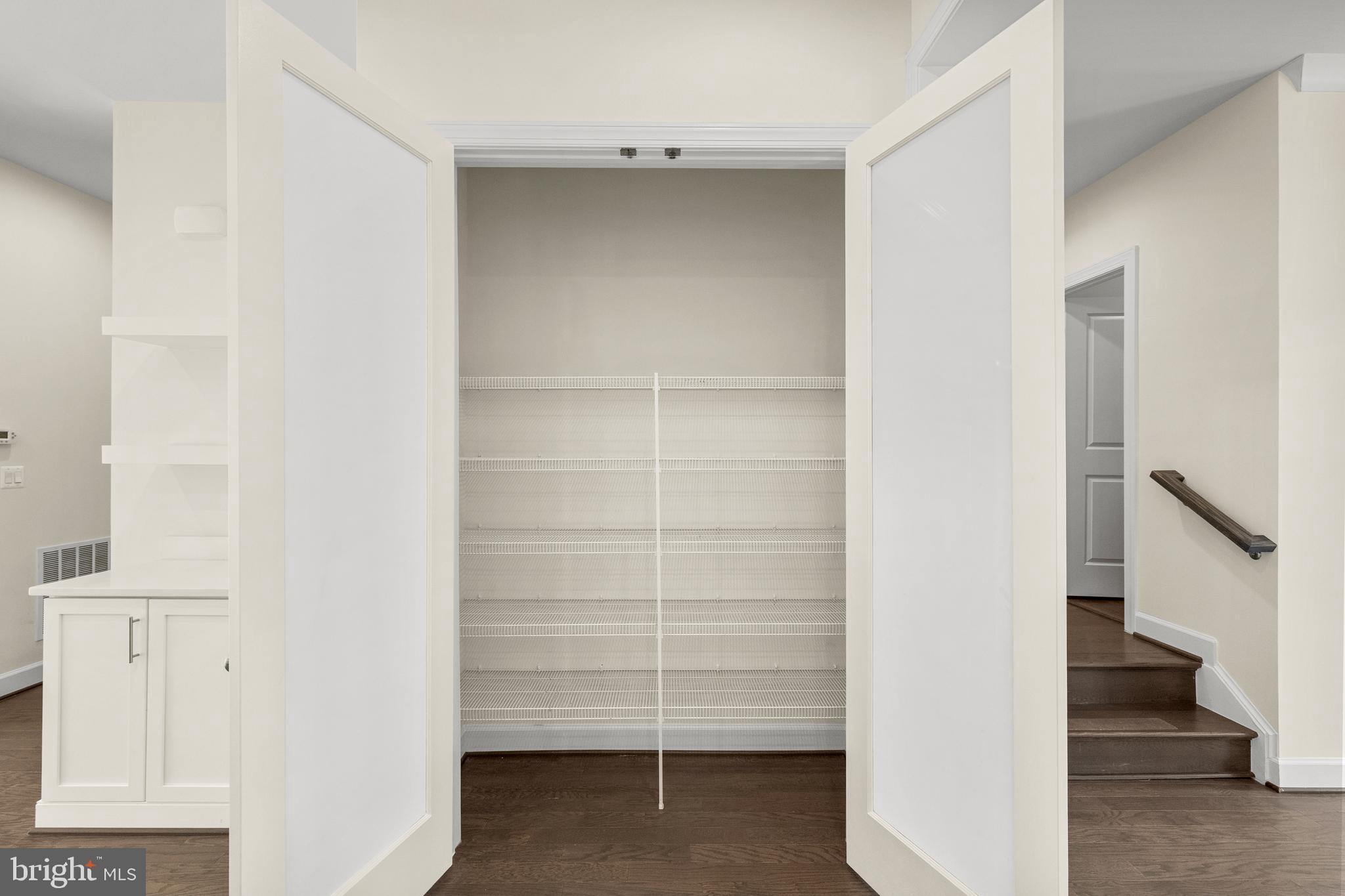 42289 Porter Ridge Terrace Brambleton, VA 20148 - Photo 14 of 44 Kitchen Storage