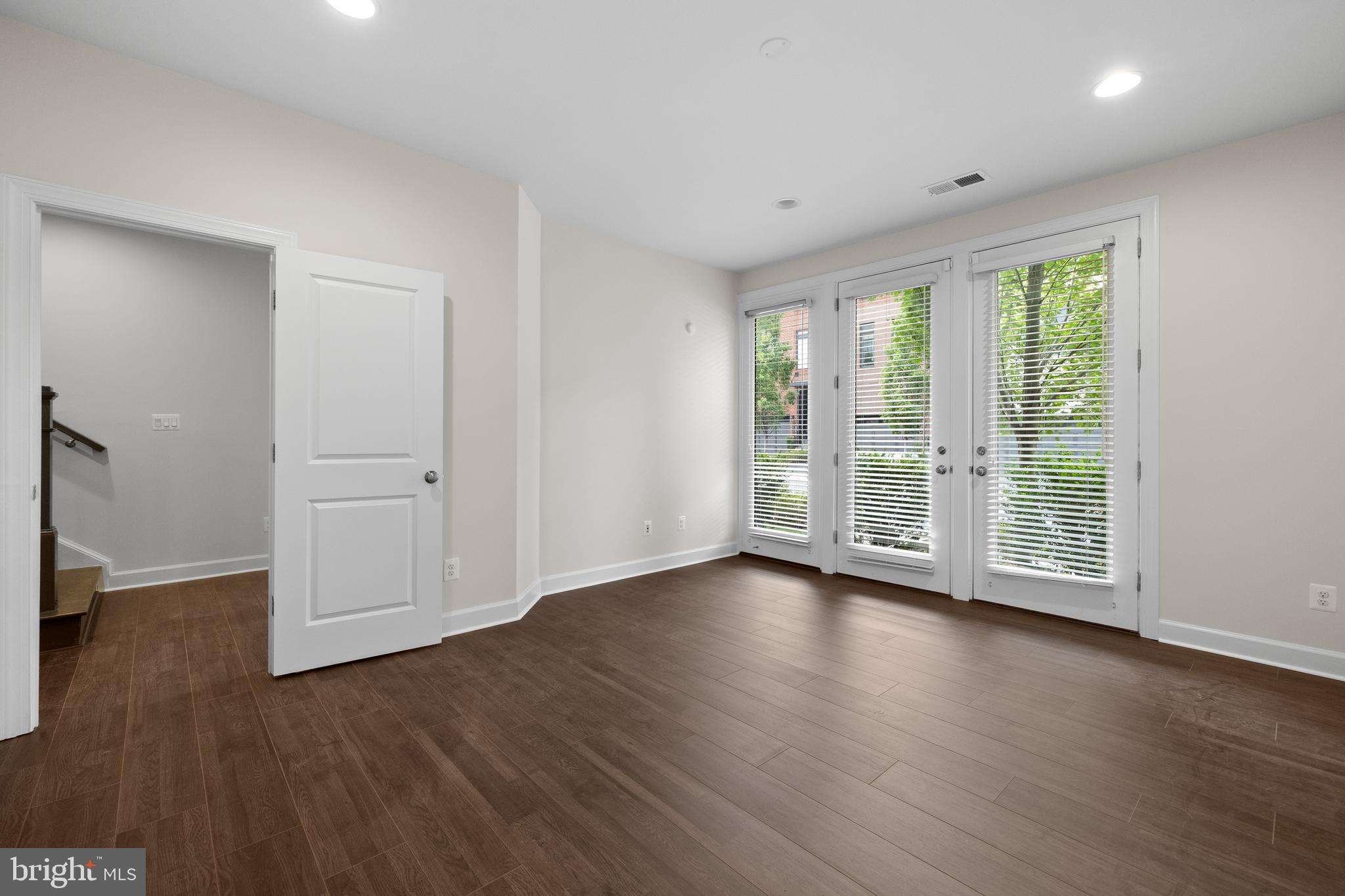 42289 Porter Ridge Terrace Brambleton, VA 20148 - Photo 8 of 44 Gallery Image 8