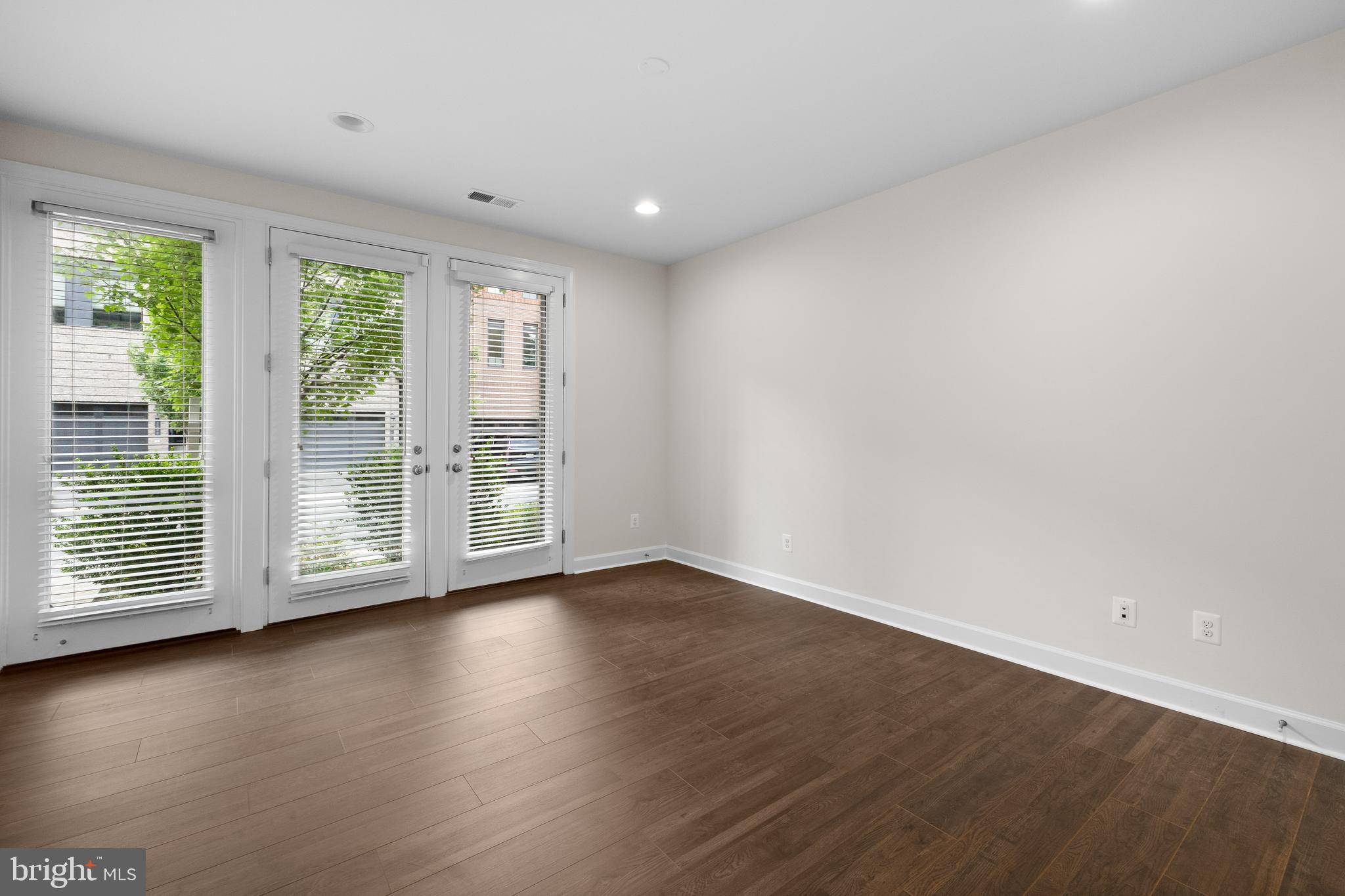 42289 Porter Ridge Terrace Brambleton, VA 20148 - Photo 9 of 44 Gallery Image 9