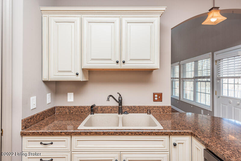 1265 Rams Run Shepherdsville, KY 40165 - Photo 12 of 36 Kitchen
