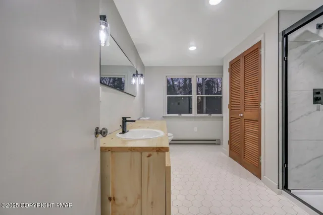 $549,000 | 384 Devils Hole Road, Cresco, PA 18326