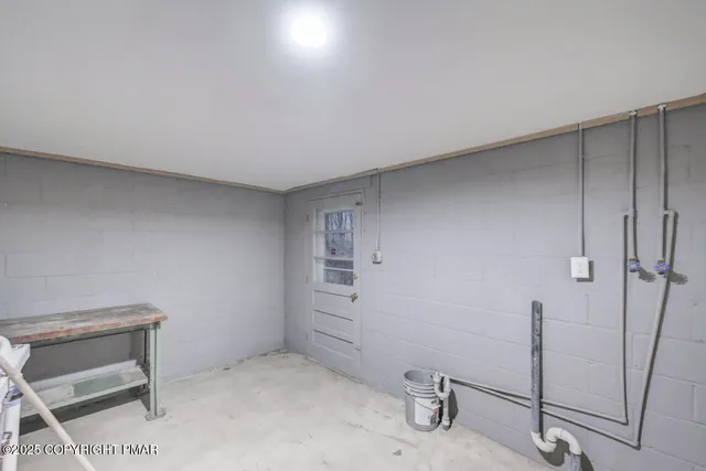 $549,000 | 384 Devils Hole Road, Cresco, PA 18326