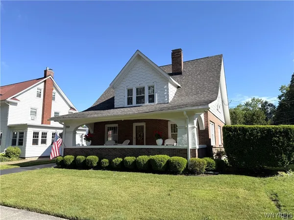 $295,000 | 559 Willow Street, Lockport City, NY 14094