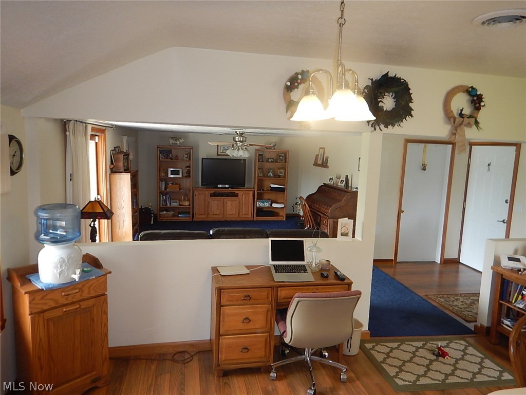 7041 Navarre Road Southwest Massillon, OH 44646 - Photo 17 of 34