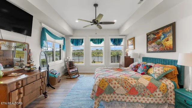 $1,599,900 | 560 Silent River Lane, Loudon, TN 37774