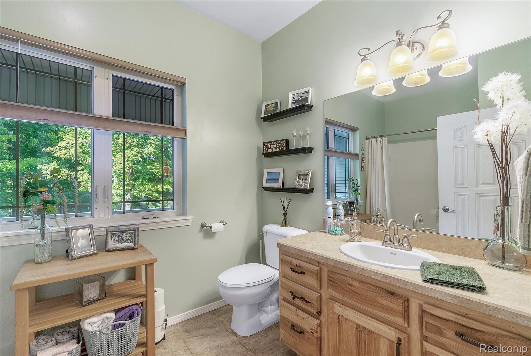 14829 Byron Road Byron, MI 48418 - Photo 12 of 40 14-14829-Byron-Rd-Bryon-MI-48418-WindowStill-Real-Estate-Photography-14.jpg