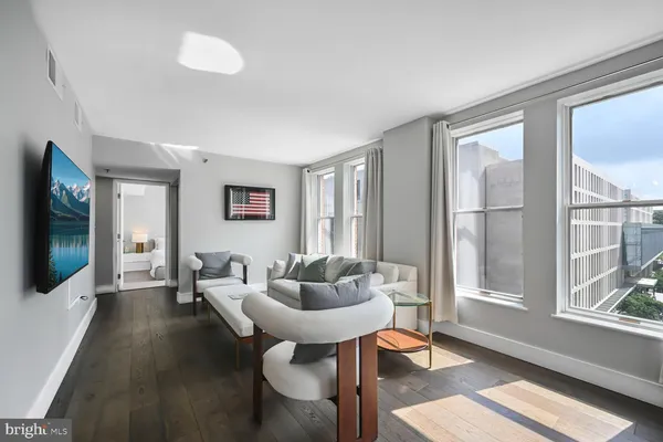 $3,100 | 601 Pennsylvania Avenue Northwest, Unit 610, Washington, DC 20004