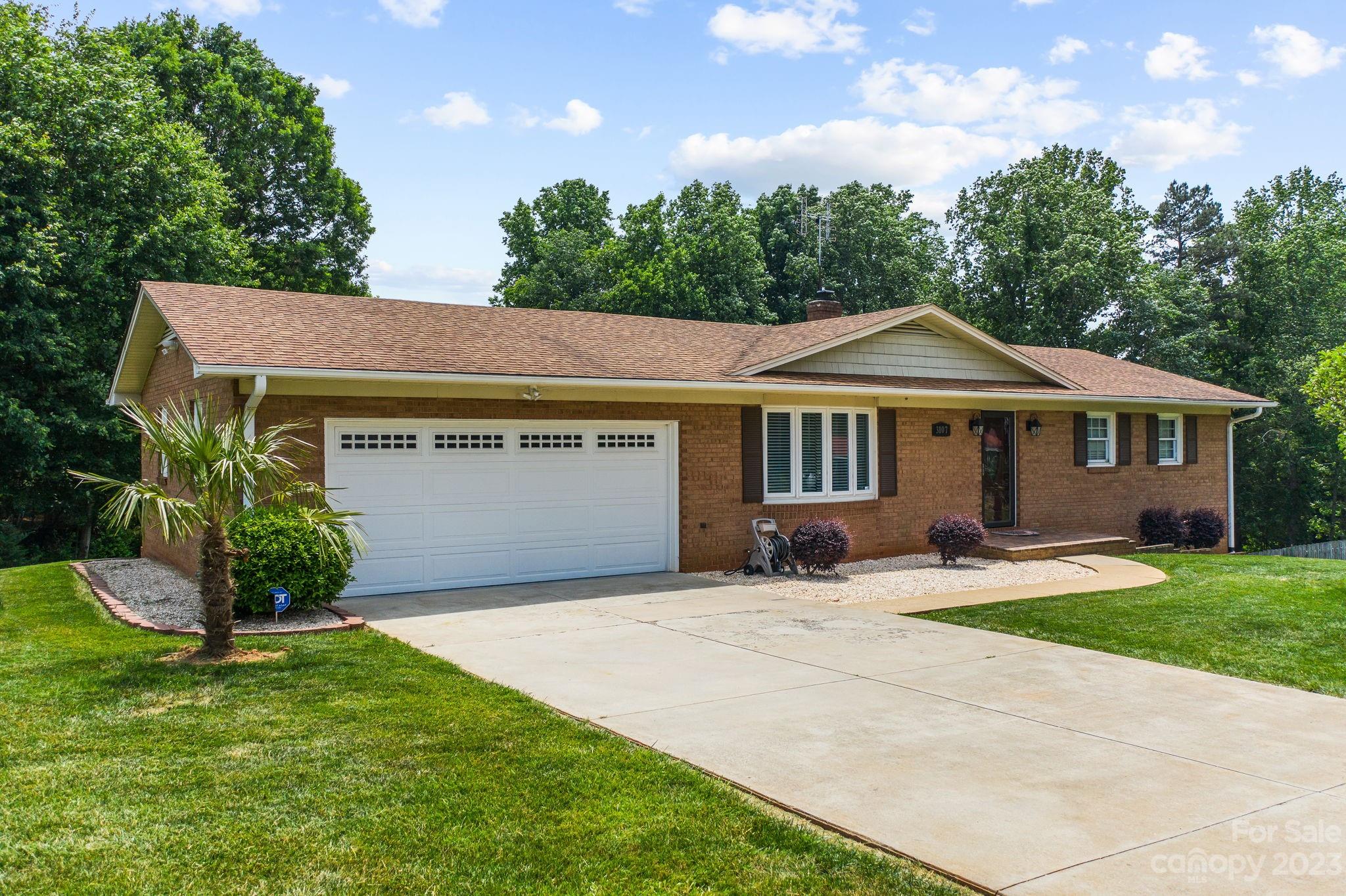 3107 Short Road Hickory, NC 28602 - Photo 4 of 28 Gallery Image 4
