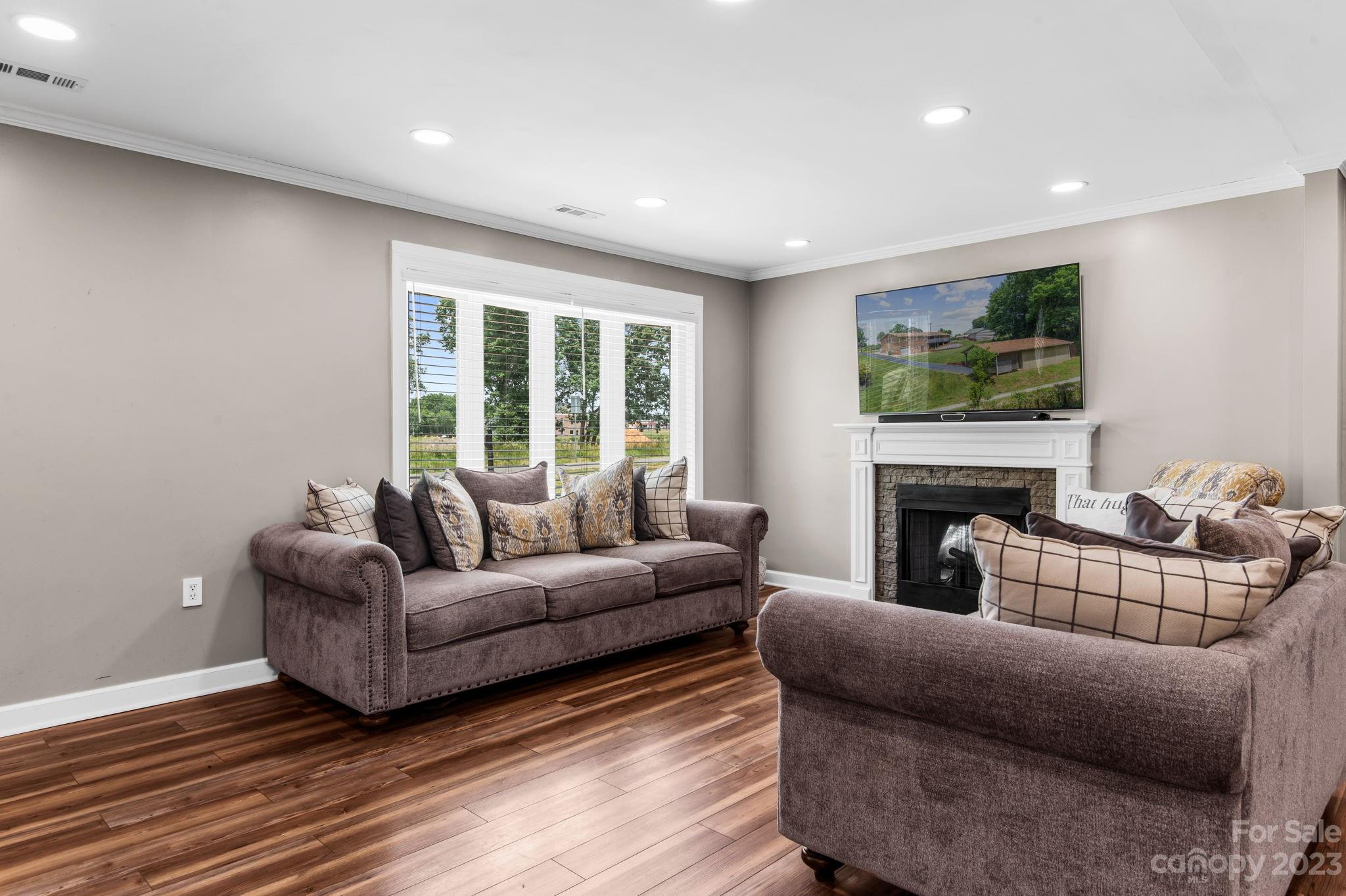 3107 Short Road Hickory, NC 28602 - Photo 6 of 28 Gallery Image 6