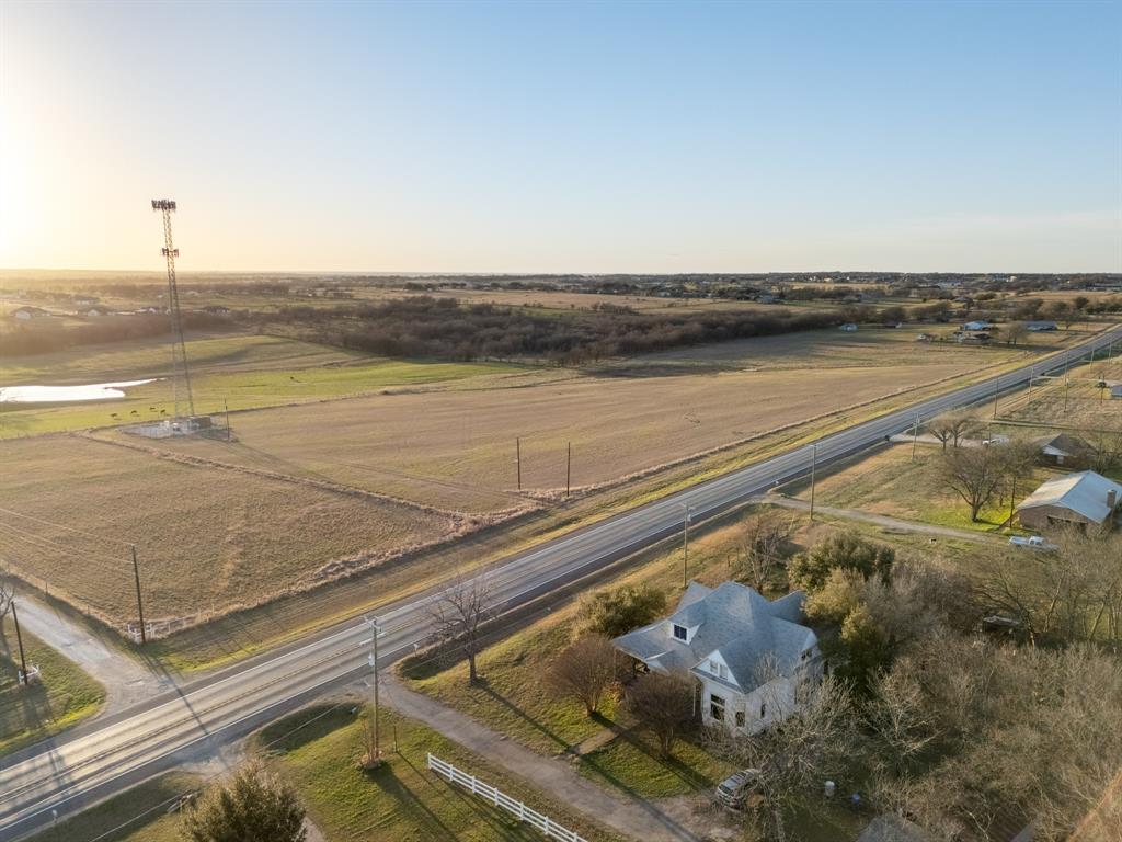 5854 Old Lorena Road Lorena, TX 76655 - Photo 37 of 37 a view of a terrace view