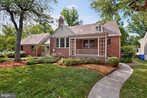 $725,000 | 702 McNeill Road, Silver Spring, MD 20910