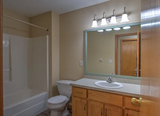 $227,500 | 2185 Cleveland Way South, Cambridge, MN 55008