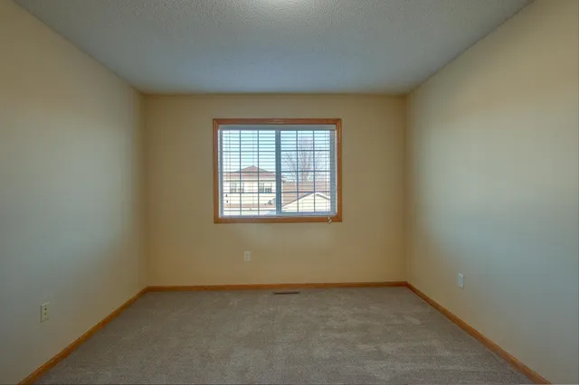 $227,500 | 2185 Cleveland Way South, Cambridge, MN 55008