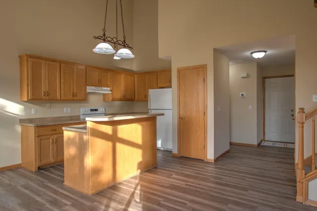 $227,500 | 2185 Cleveland Way South, Cambridge, MN 55008