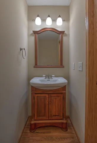 $227,500 | 2185 Cleveland Way South, Cambridge, MN 55008