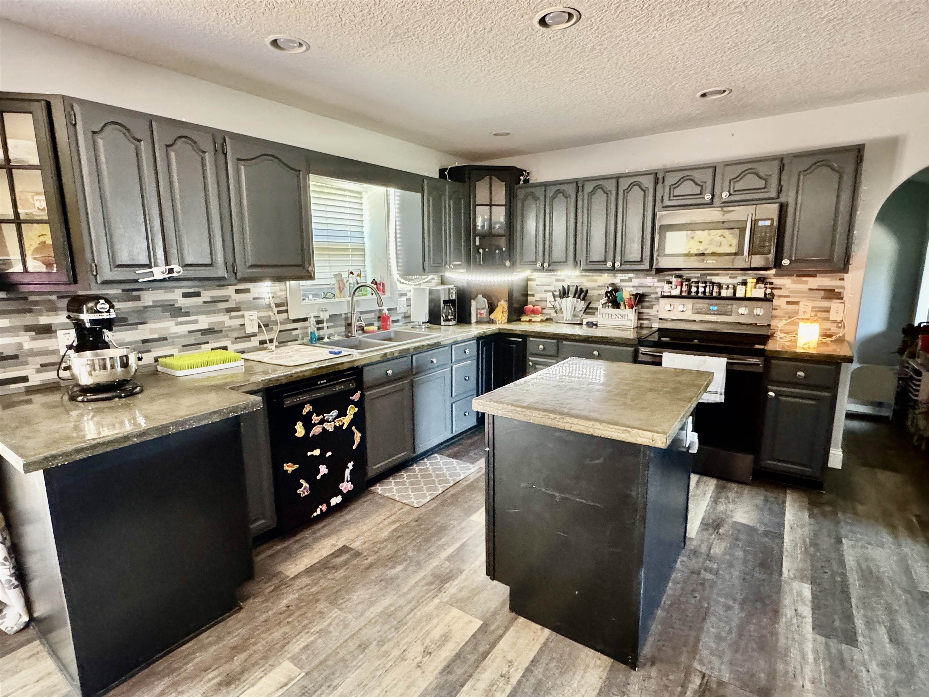5495 North Shore Road Pinconning, MI 48650 - Photo 4 of 25