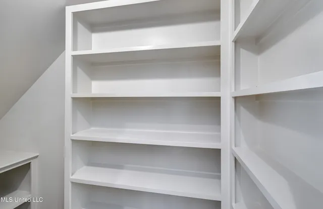 $1,298,900 | 309 Hillview Drive, Ridgeland, MS 39157