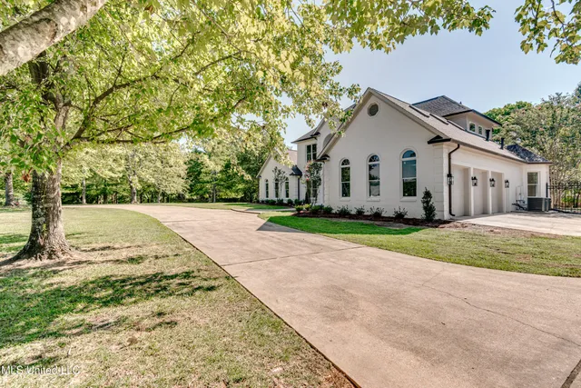 $1,298,900 | 309 Hillview Drive, Ridgeland, MS 39157