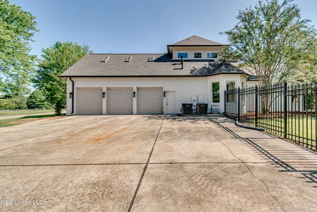 $1,298,900 | 309 Hillview Drive, Ridgeland, MS 39157