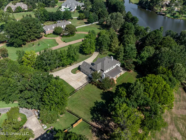 $1,298,900 | 309 Hillview Drive, Ridgeland, MS 39157