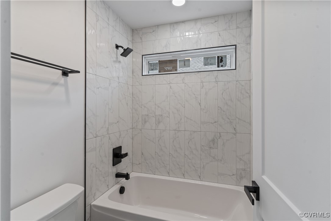 2805 Bethlehem Road Henrico, VA 23228 - Photo 28 of 42 Bathroom featuring tiled shower / bath combo and t