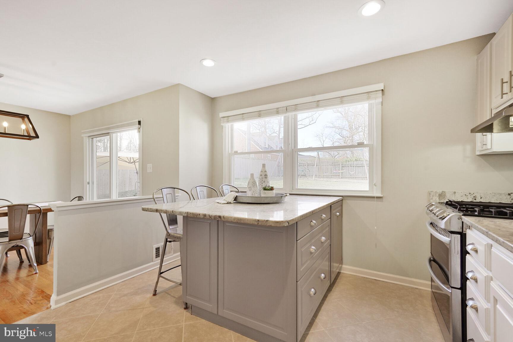 9902 Colony Road Fairfax, VA 22030 - Photo 8 of 46 Large Kitchen Island