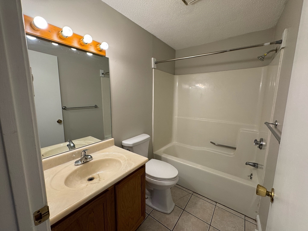 240 Parkerview Street, Unit 240 Springfield, MA 01129 - Photo 11 of 13