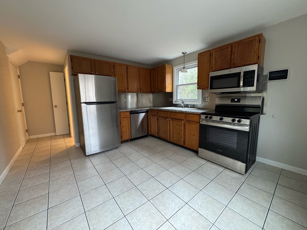 240 Parkerview Street, Unit 240 Springfield, MA 01129 - Photo 5 of 13