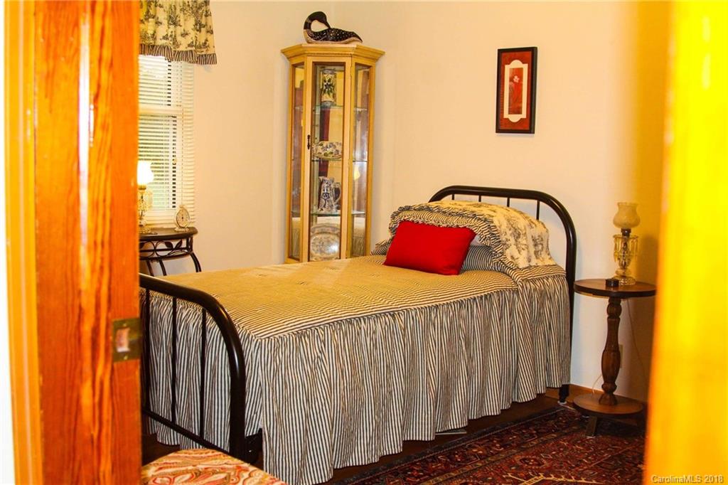342 Calvert Road Brevard, NC 28712 - Photo 16 of 30 Gallery Image 16