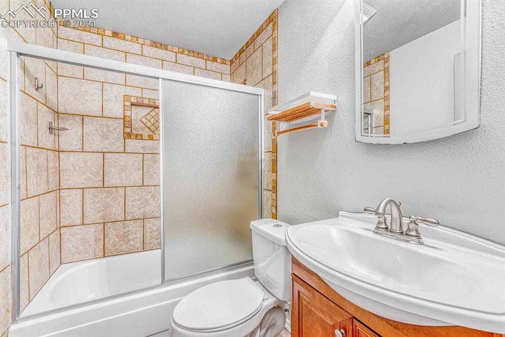 817 Prairie Road Colorado Springs, CO 80909 - Photo 19 of 38