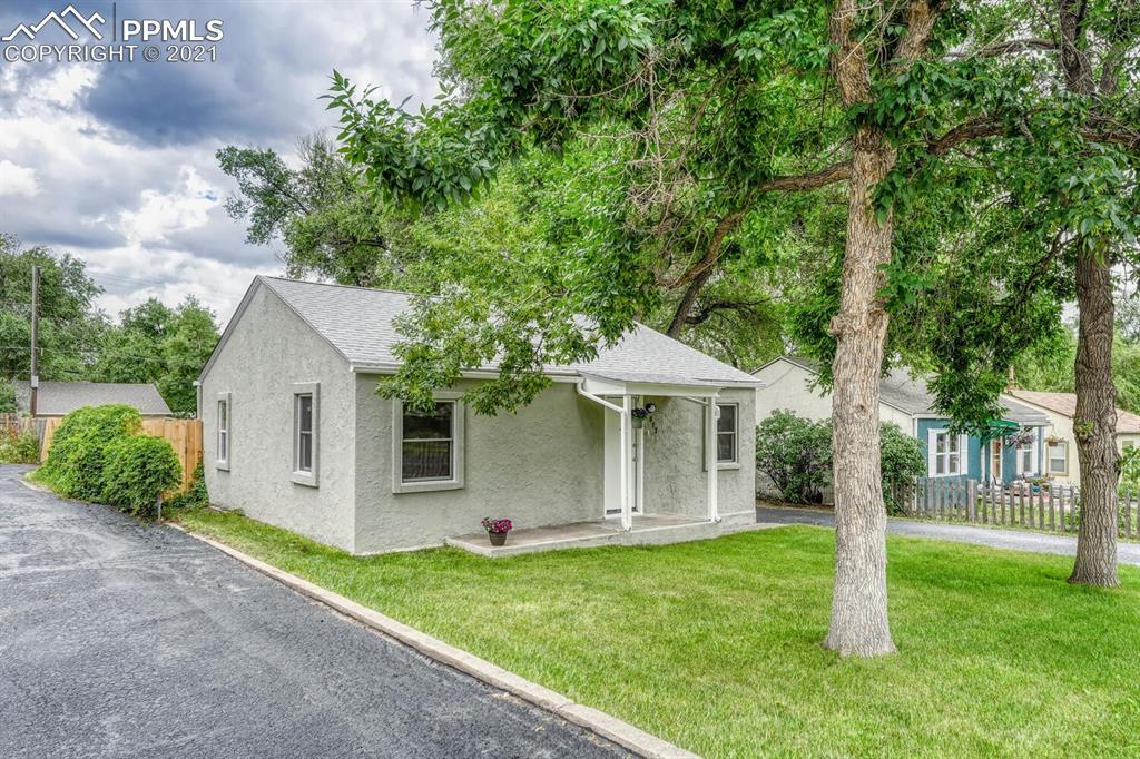 817 Prairie Road Colorado Springs, CO 80909 - Photo 4 of 38