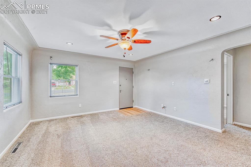 817 Prairie Road Colorado Springs, CO 80909 - Photo 6 of 38