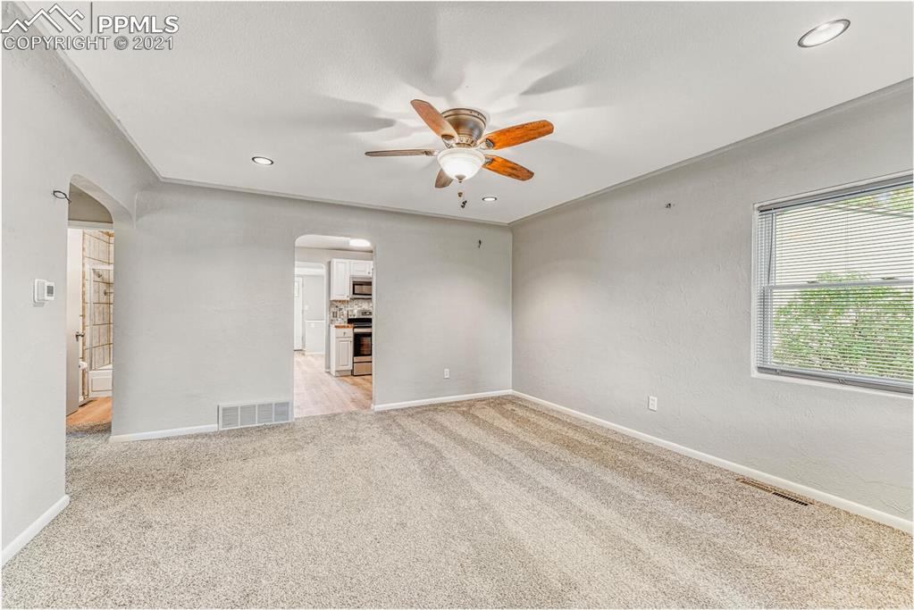 817 Prairie Road Colorado Springs, CO 80909 - Photo 7 of 38