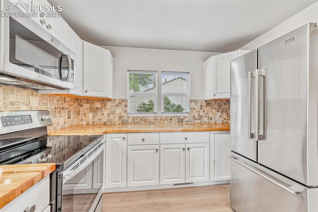 817 Prairie Road Colorado Springs, CO 80909 - Photo 9 of 38