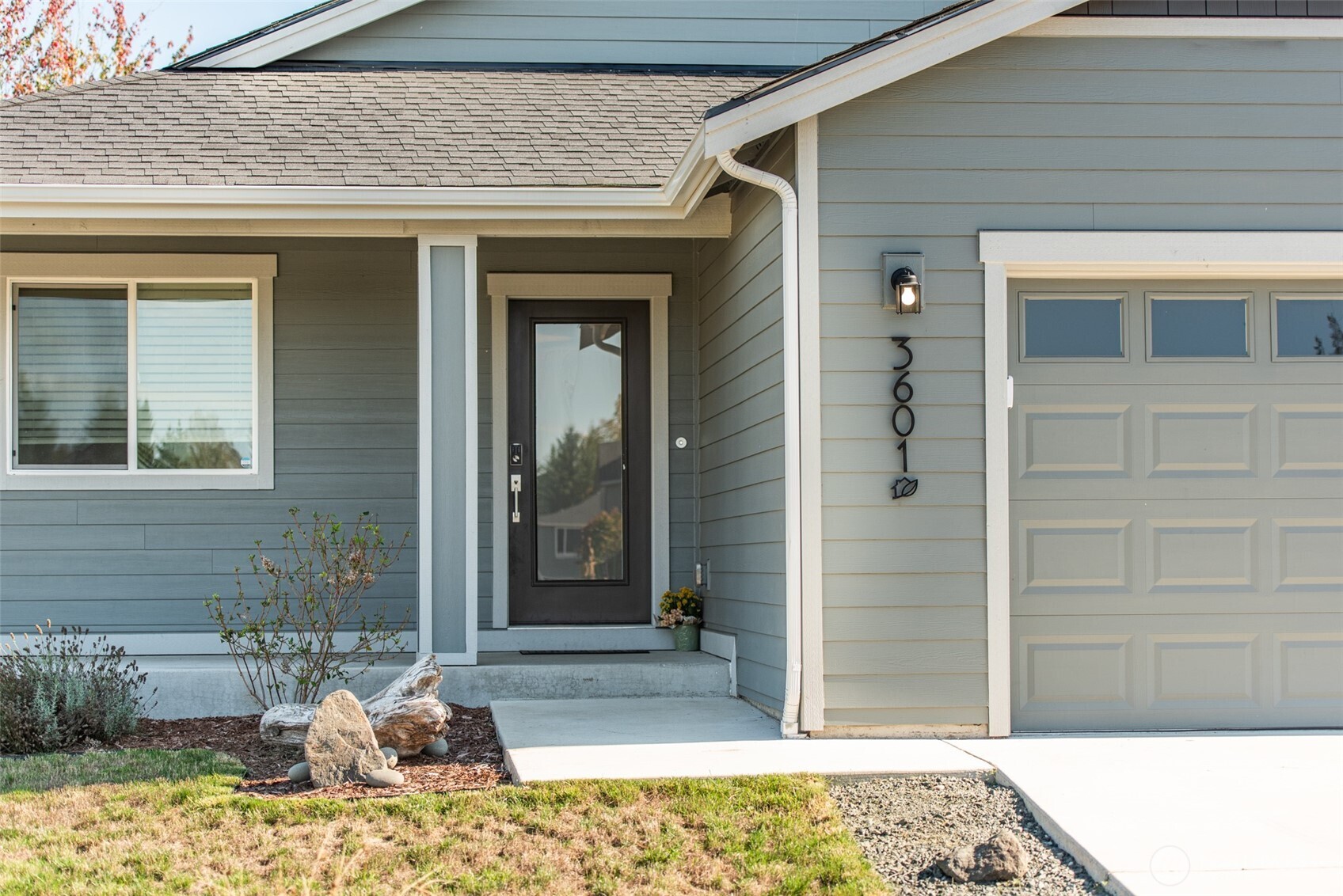 3601 Page Street Port Angeles, WA 98362 - Photo 5 of 35 a front view of a house
