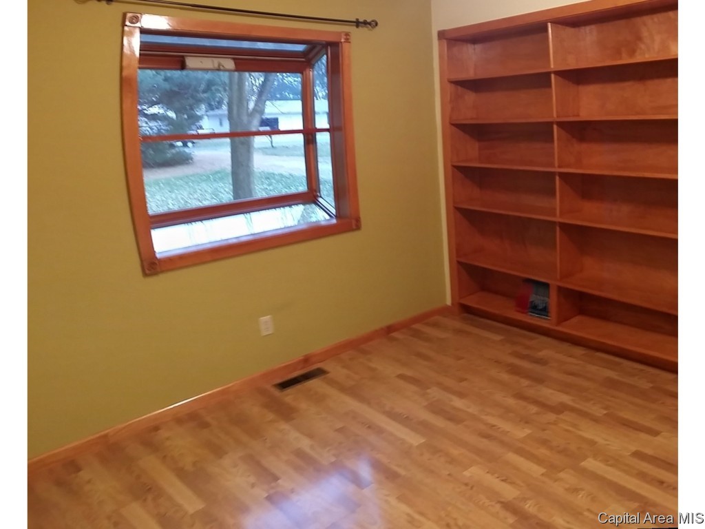 4227 Bissell Road Springfield, IL 62707 - Photo 12 of 16