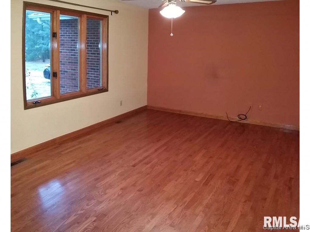 4227 Bissell Road Springfield, IL 62707 - Photo 3 of 16