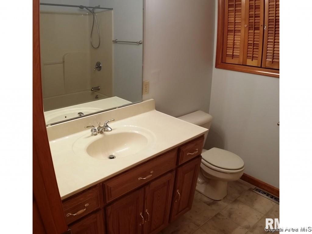 4227 Bissell Road Springfield, IL 62707 - Photo 9 of 16