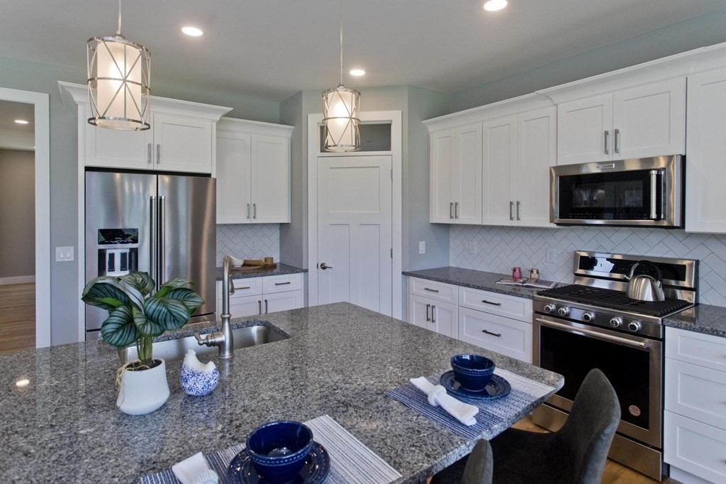 8 Gil Farm Road Southampton, MA 01073 - Photo 9 of 42 Gallery Image 9