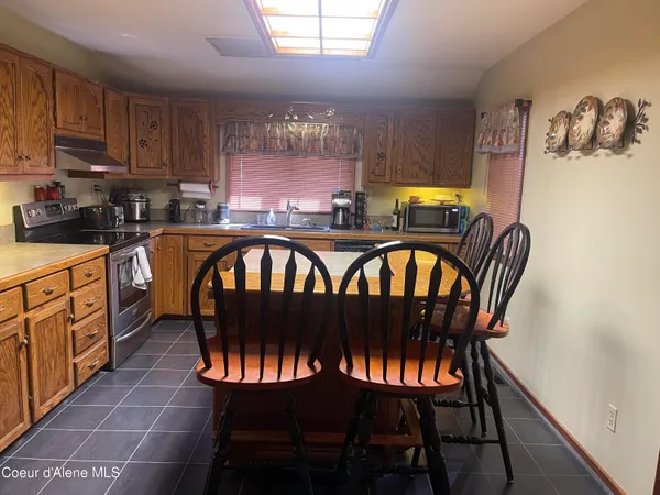 $425,000 | 7042 Oak Street, Bonners Ferry, ID 83805
