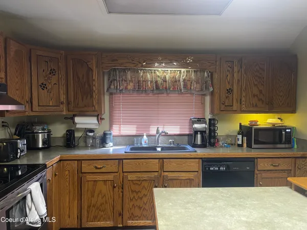 $425,000 | 7042 Oak Street, Bonners Ferry, ID 83805