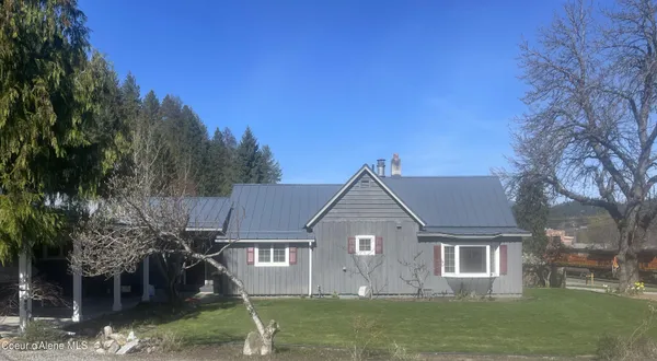 $425,000 | 7042 Oak Street, Bonners Ferry, ID 83805