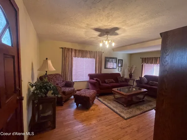 $425,000 | 7042 Oak Street, Bonners Ferry, ID 83805